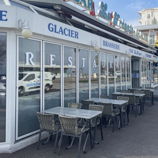 Pose autocollants-vitres-La Fregate-Evian